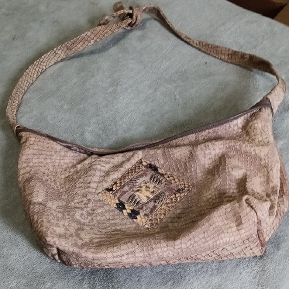 Elegant Textured Shoulder Bag